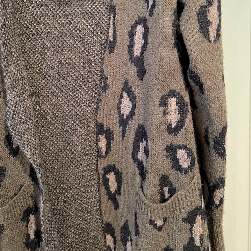Green Leopard Cardigan - Picture 3 of 4